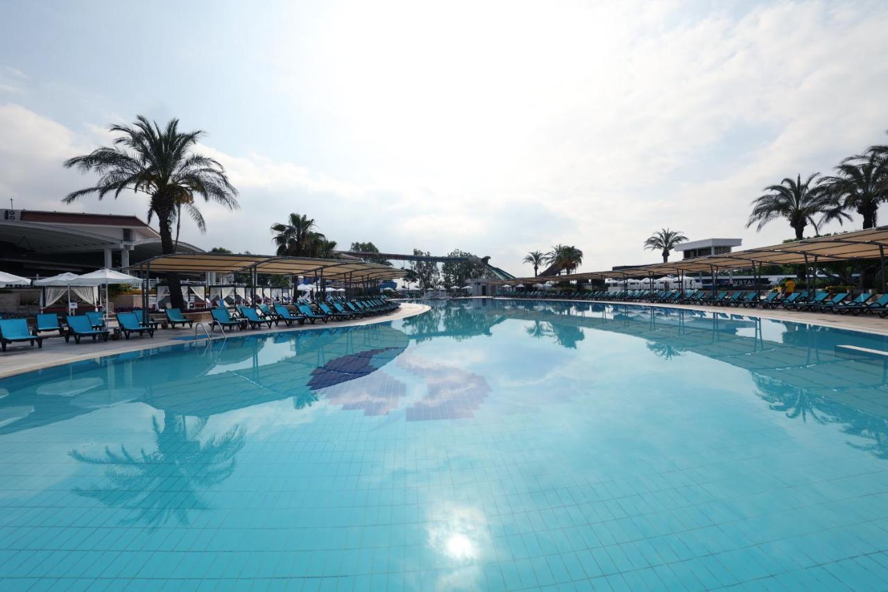 Crystal Paraiso Verde Resort & Spa Bogazket Bagian luar foto