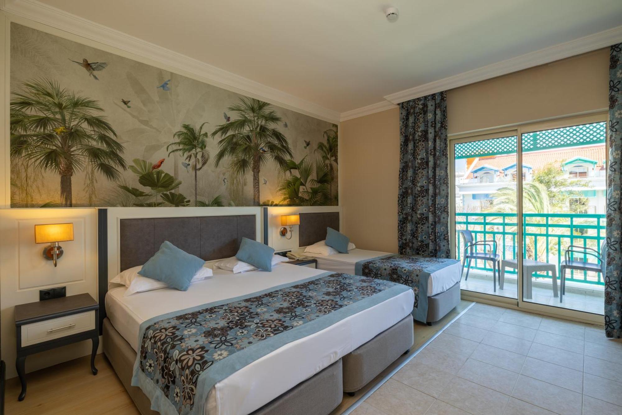 Crystal Paraiso Verde Resort & Spa Bogazket Bagian luar foto